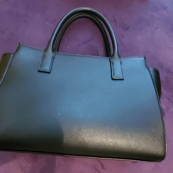 🖤🤍🤎Kenneth Cole Reaction handbag - Picture 3 of 8
